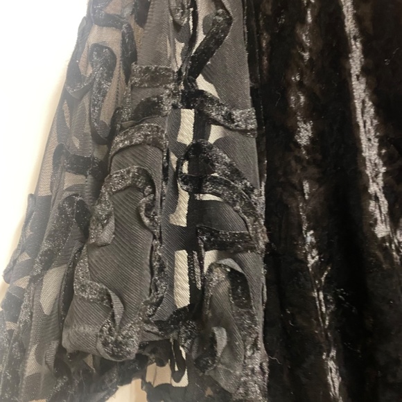 Lauras Black Velvet, Off the shoulders cocktail dress - Picture 5 of 7